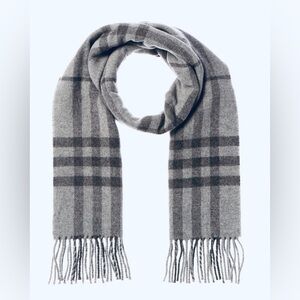 Burberry Check Wool Scarf  in Gray/Black Plaid Unisex